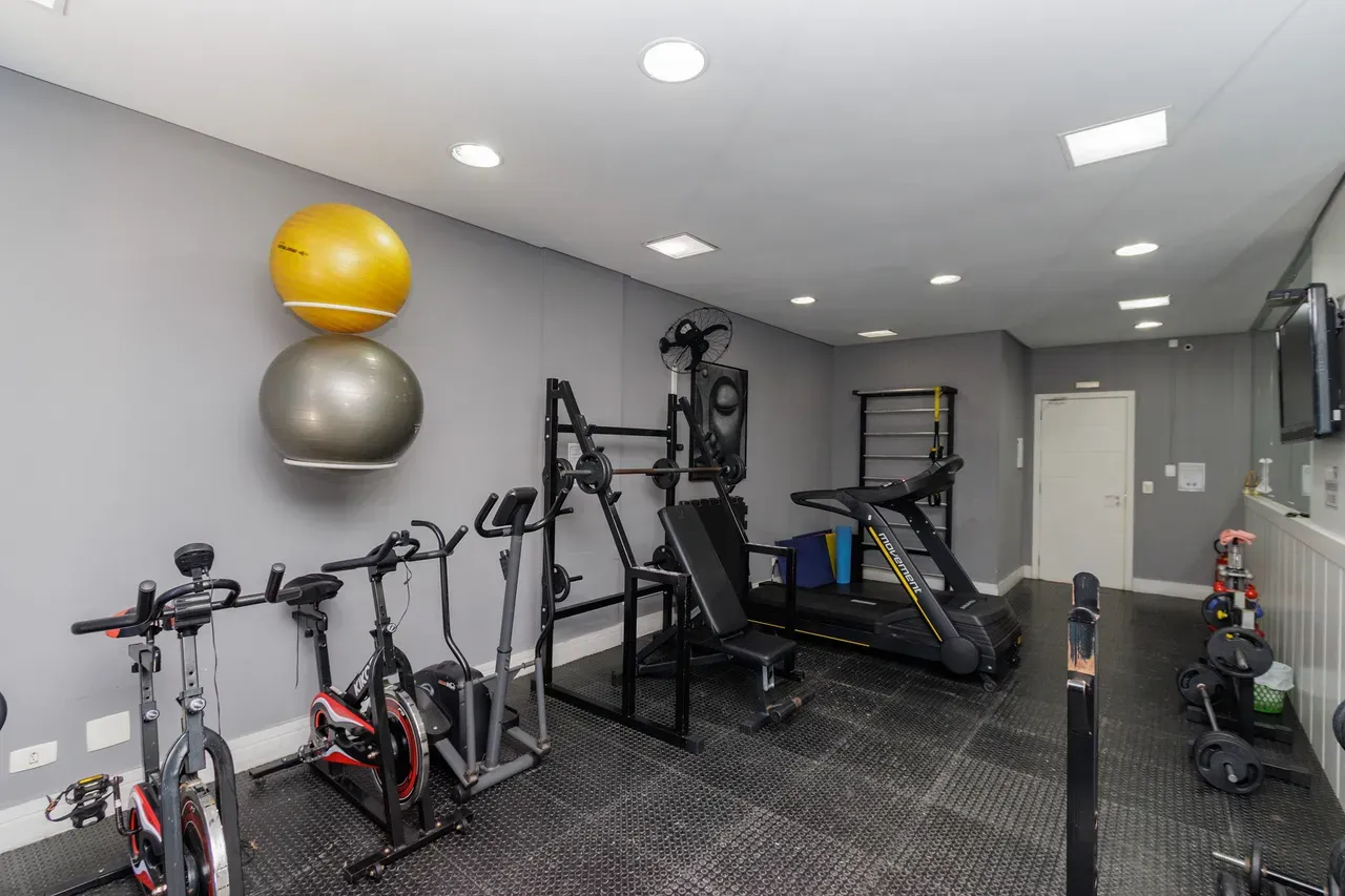 One-bedroom apartment in a building with a coworking space — photo 36