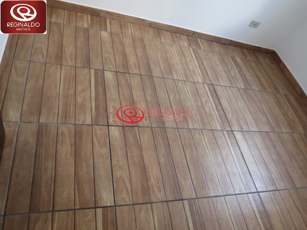 House with 2 bedrooms, 1 bath and 1 parking space — photo 32