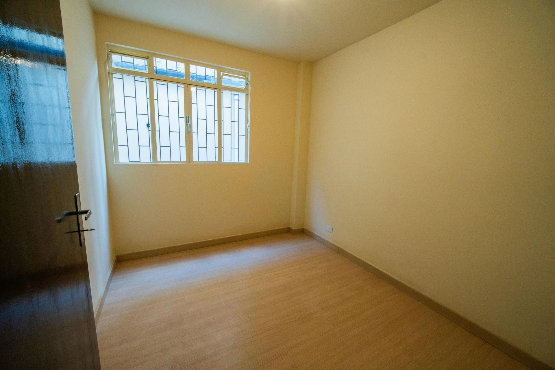 2-bedroom apartment with wood or laminate floors — photo 15