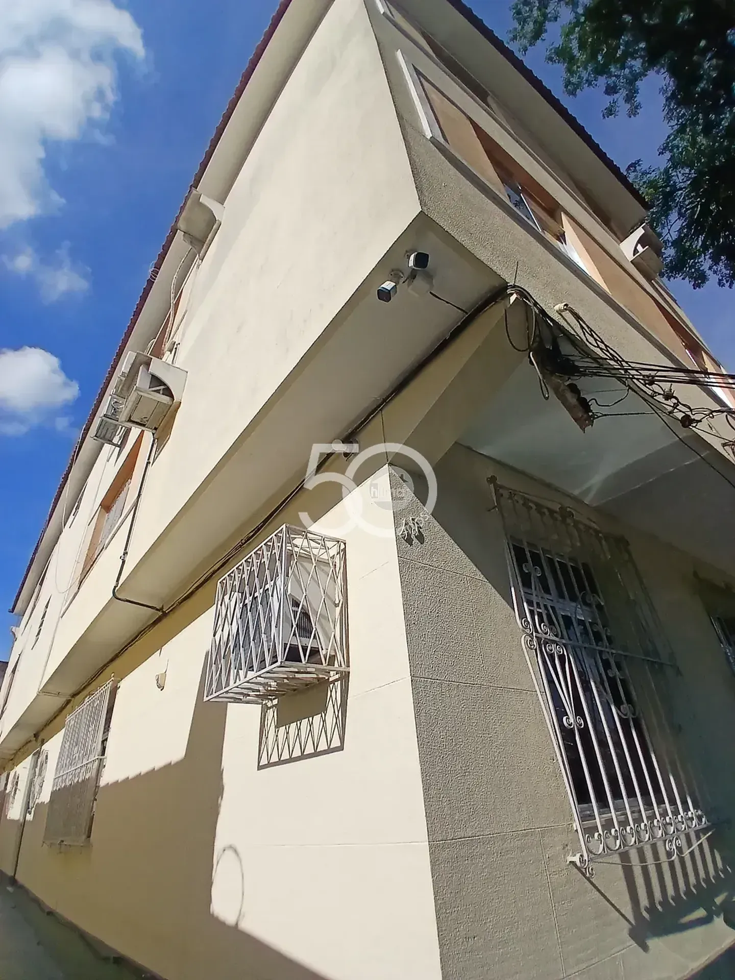 Apartamento de 2 dormitorios con balcón y cocina separada — photo 18