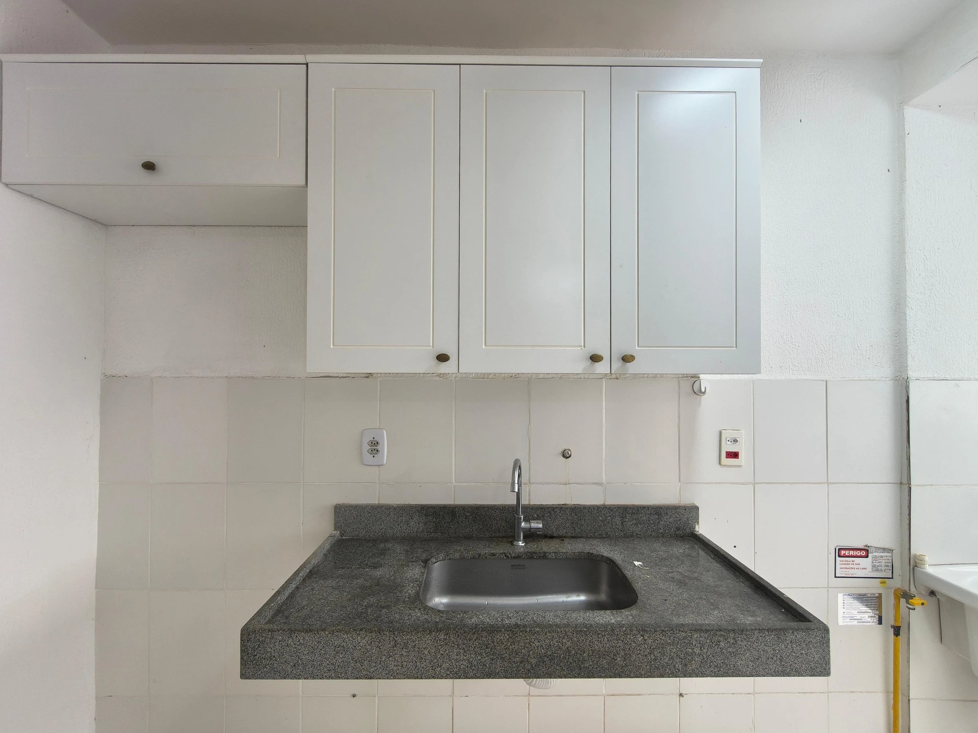 2-bedroom apartment in a building with a pool — photo 19