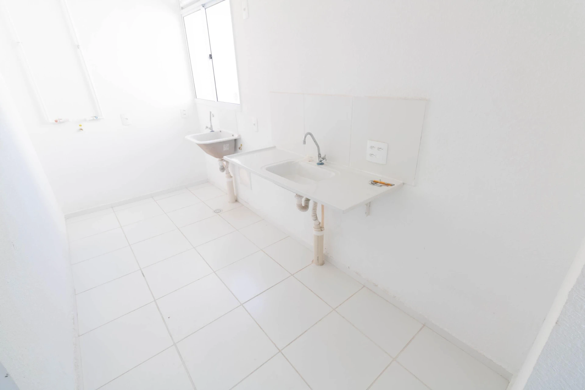 Apartamento de 2 dormitorios y baño con ducha de vidrio — photo 16