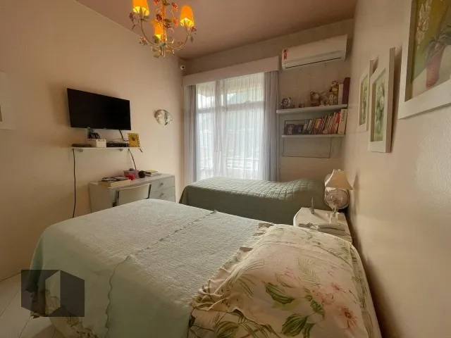 Furnished apartment with 3 bedrooms and a glazed balcony — photo 4