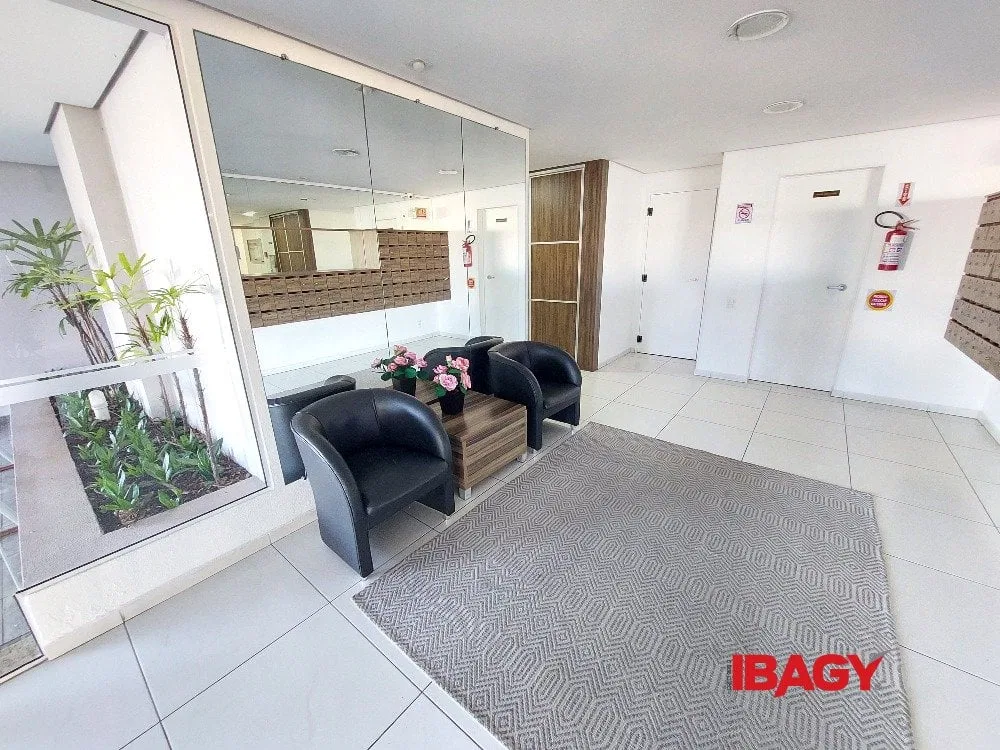 2-bedroom apartment with 1 parking space and 2 bathrooms — photo 3