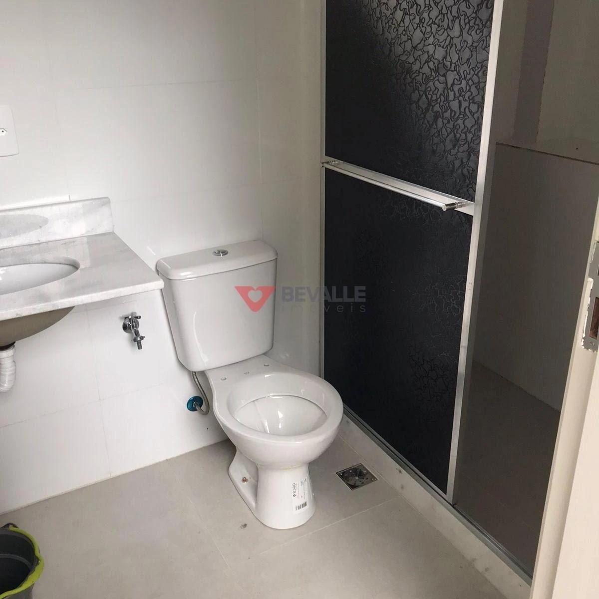 Rental house with 8 bedrooms and a balcony — photo 36
