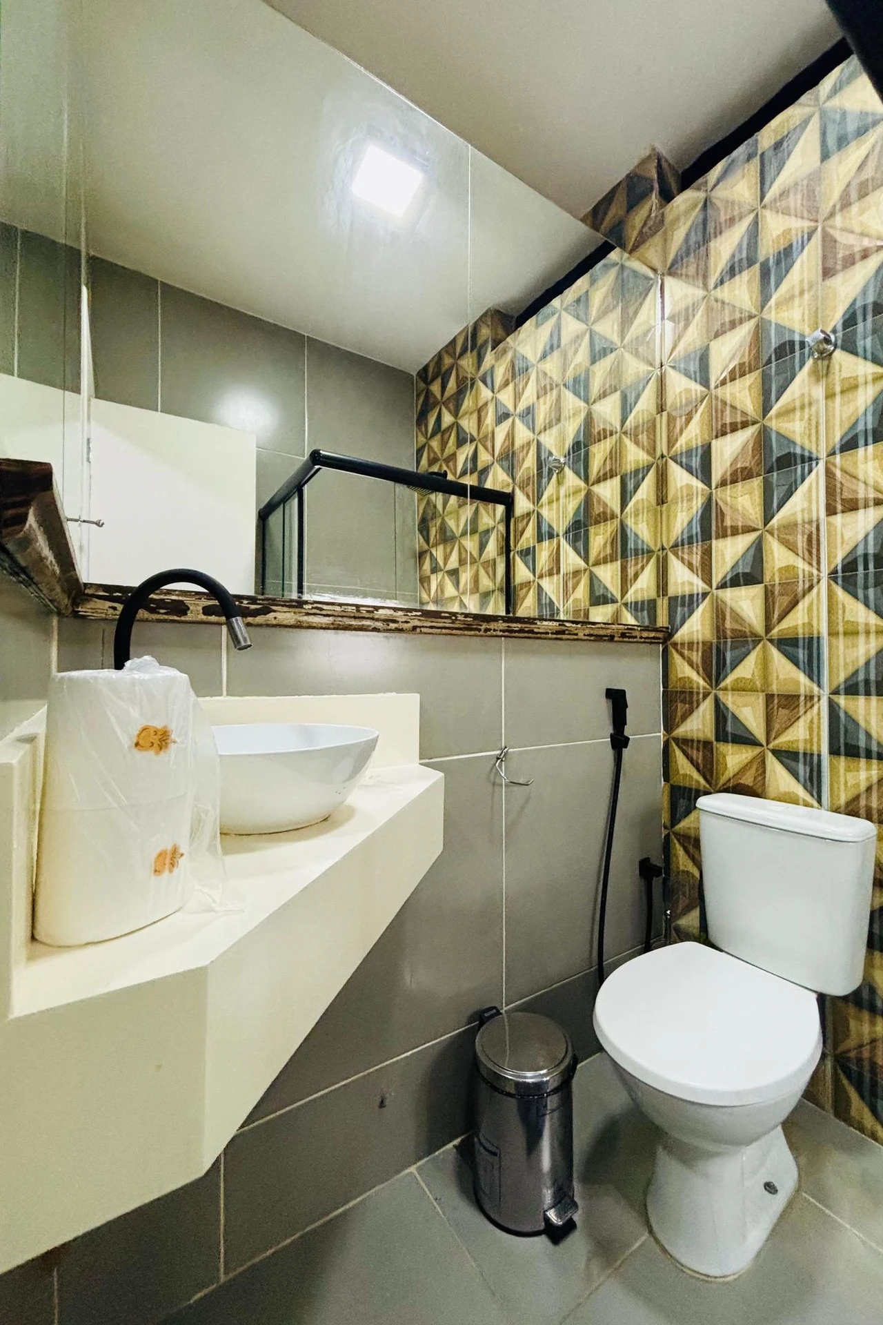 Furnished 1-bedroom apartment with a closed kitchen — photo 4