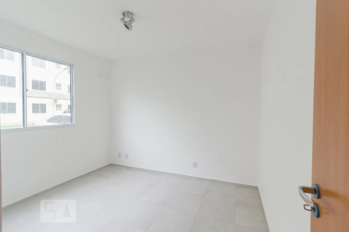 2-bedroom apartment in a building with a pool — photo 6