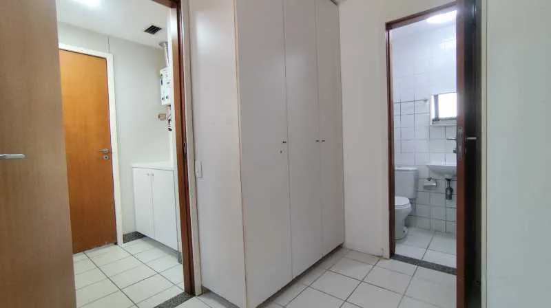 165 m² apartment with 3 bedrooms and 5 bathrooms — photo 30