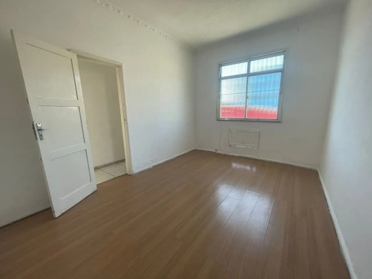 Unfurnished 2-bedroom apartment with a separate kitchen — photo 2