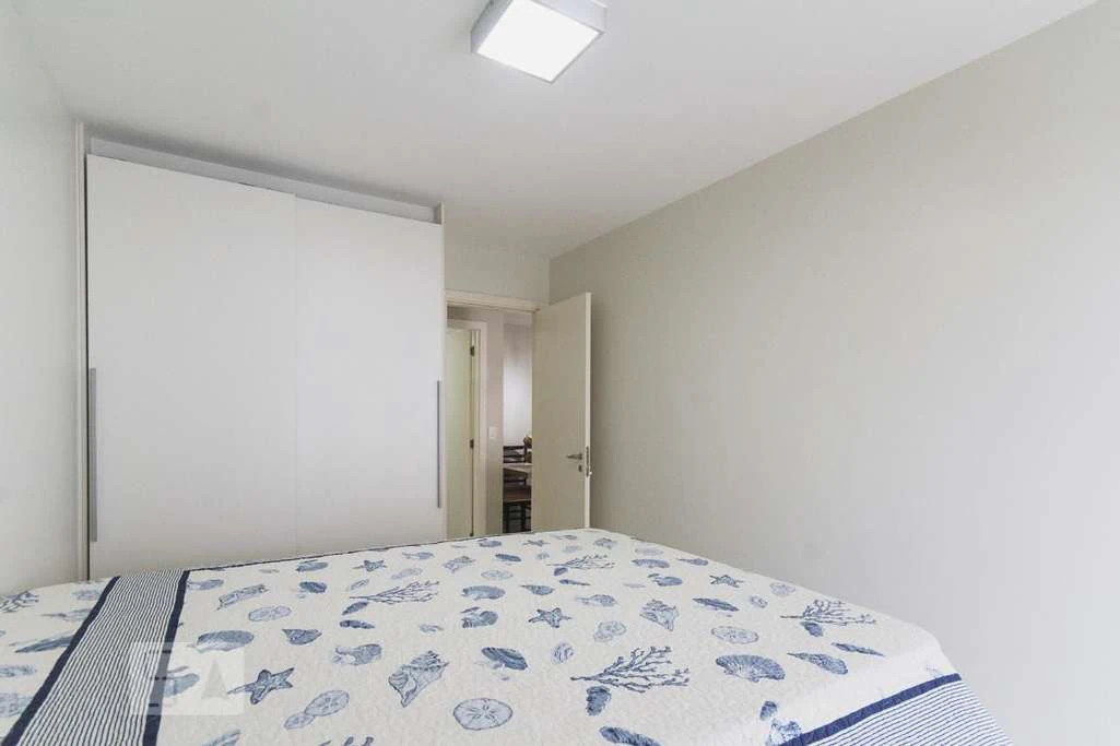 Rental apartment with 2 bedrooms and a glass balcony — photo 26