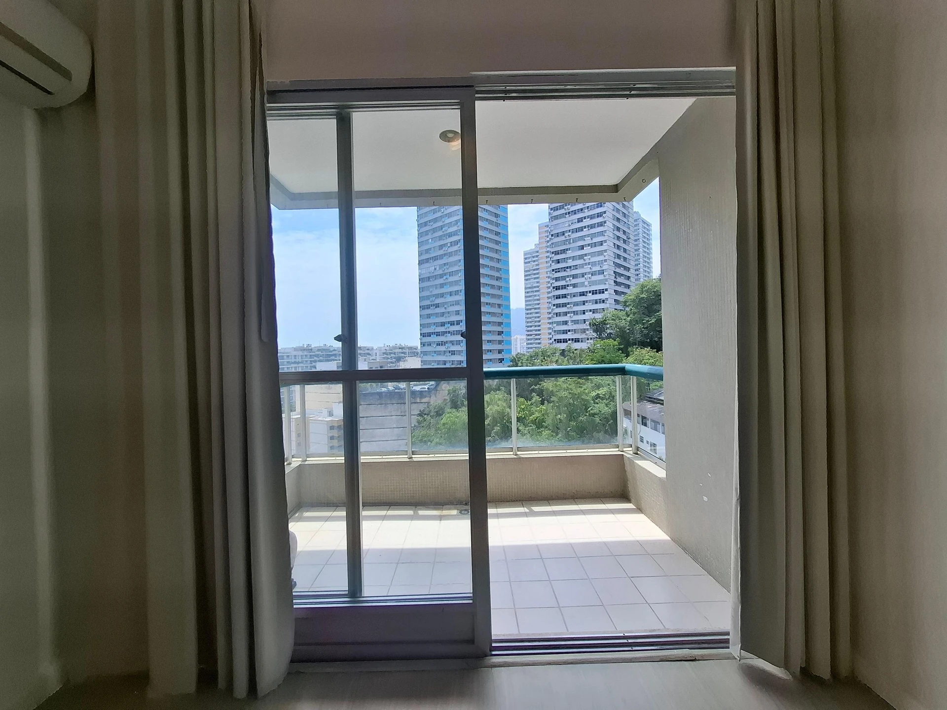 2 quartos e janelas do piso ao teto: apartamento de 75 m² — photo 8
