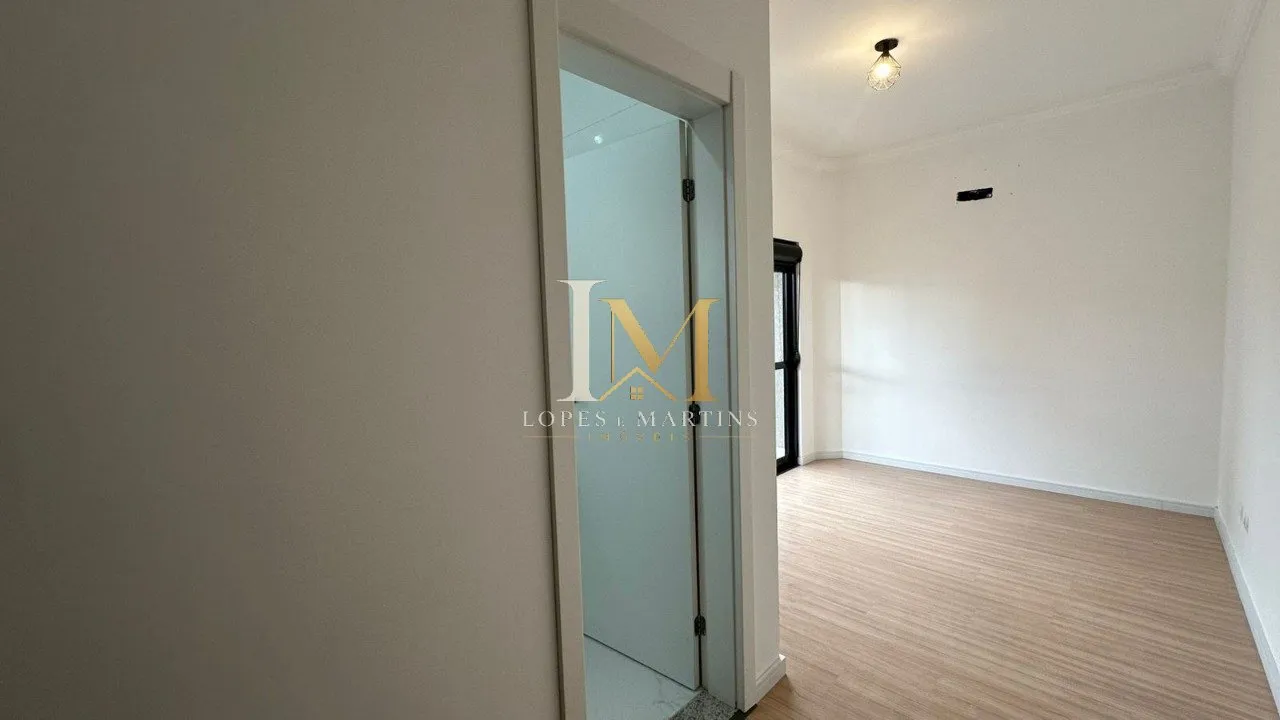 House with 3 bedrooms and a balcony — photo 32