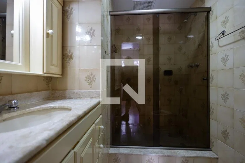 Apartment, 77 m², with wood or laminate floors — photo 5