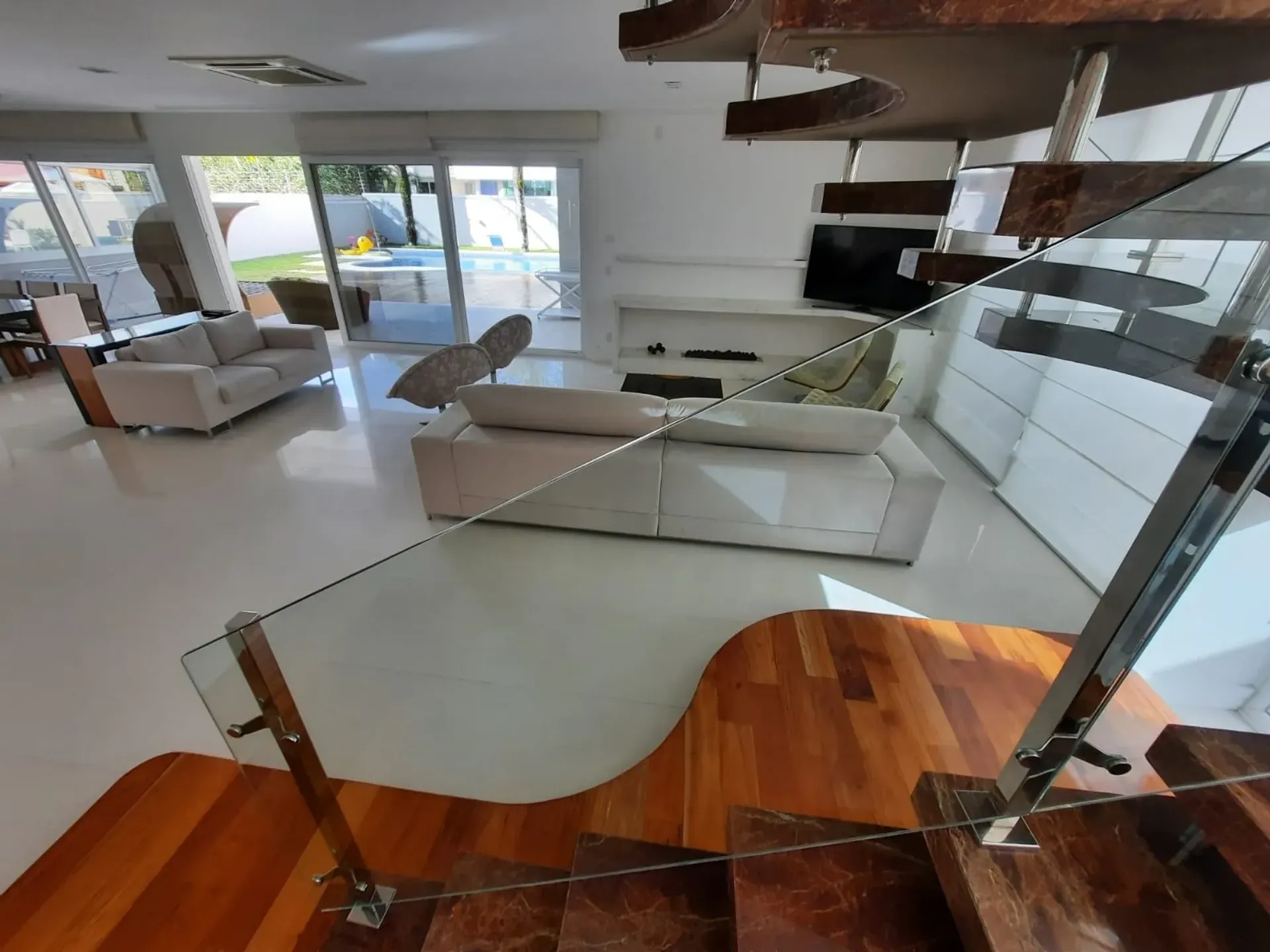 House with 7 bedrooms and an open-plan kitchen — photo 69