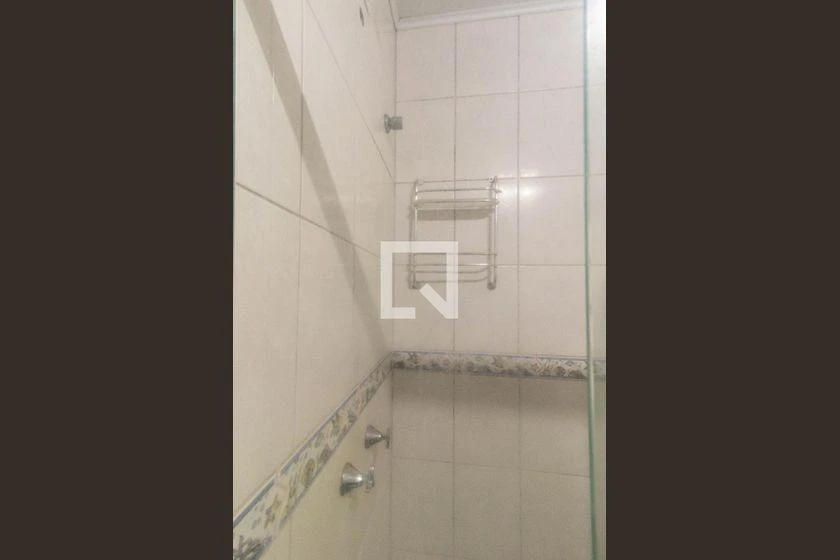 3-bedroom house with wood or laminate floors in Curitiba — photo 37