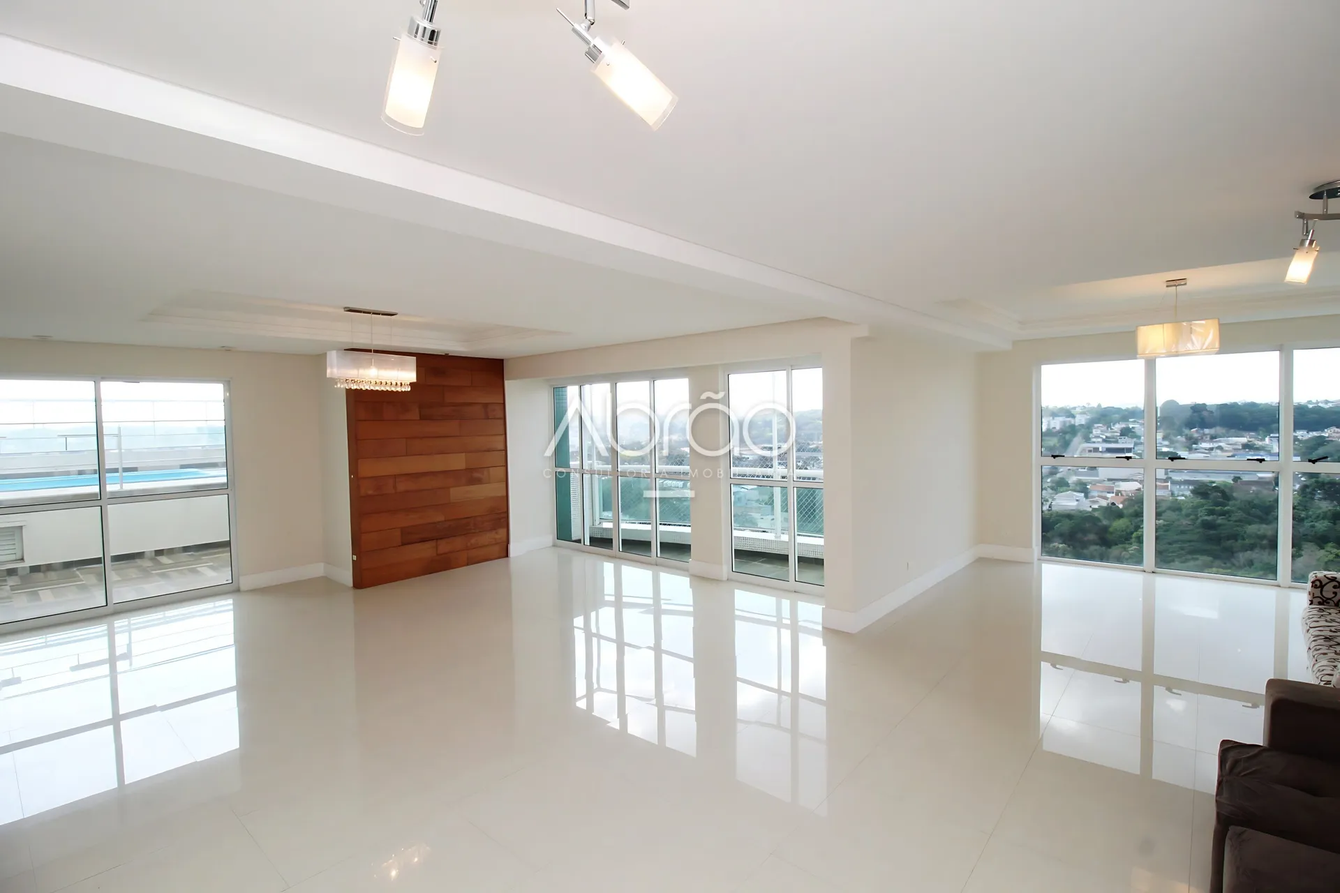Furnished duplex apartment with 4 suites and 5 baths