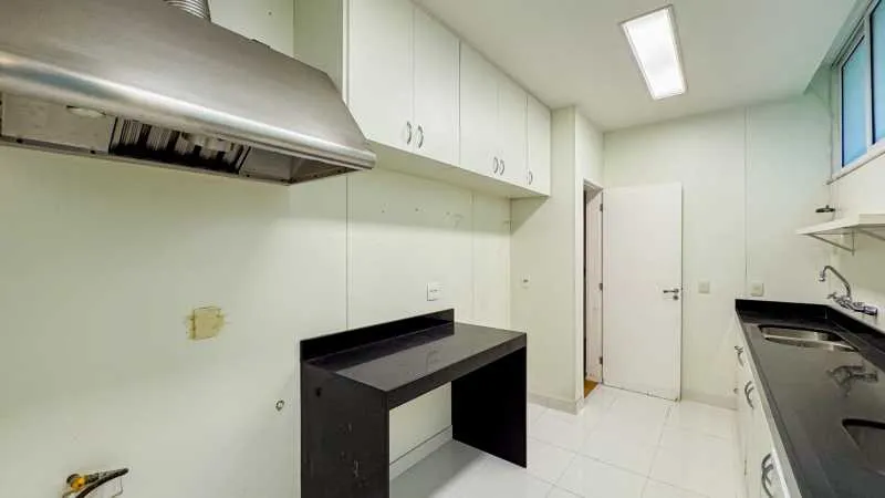 Floor-to-ceiling windows in a 4-bedroom apartment, 266 m² — photo 15