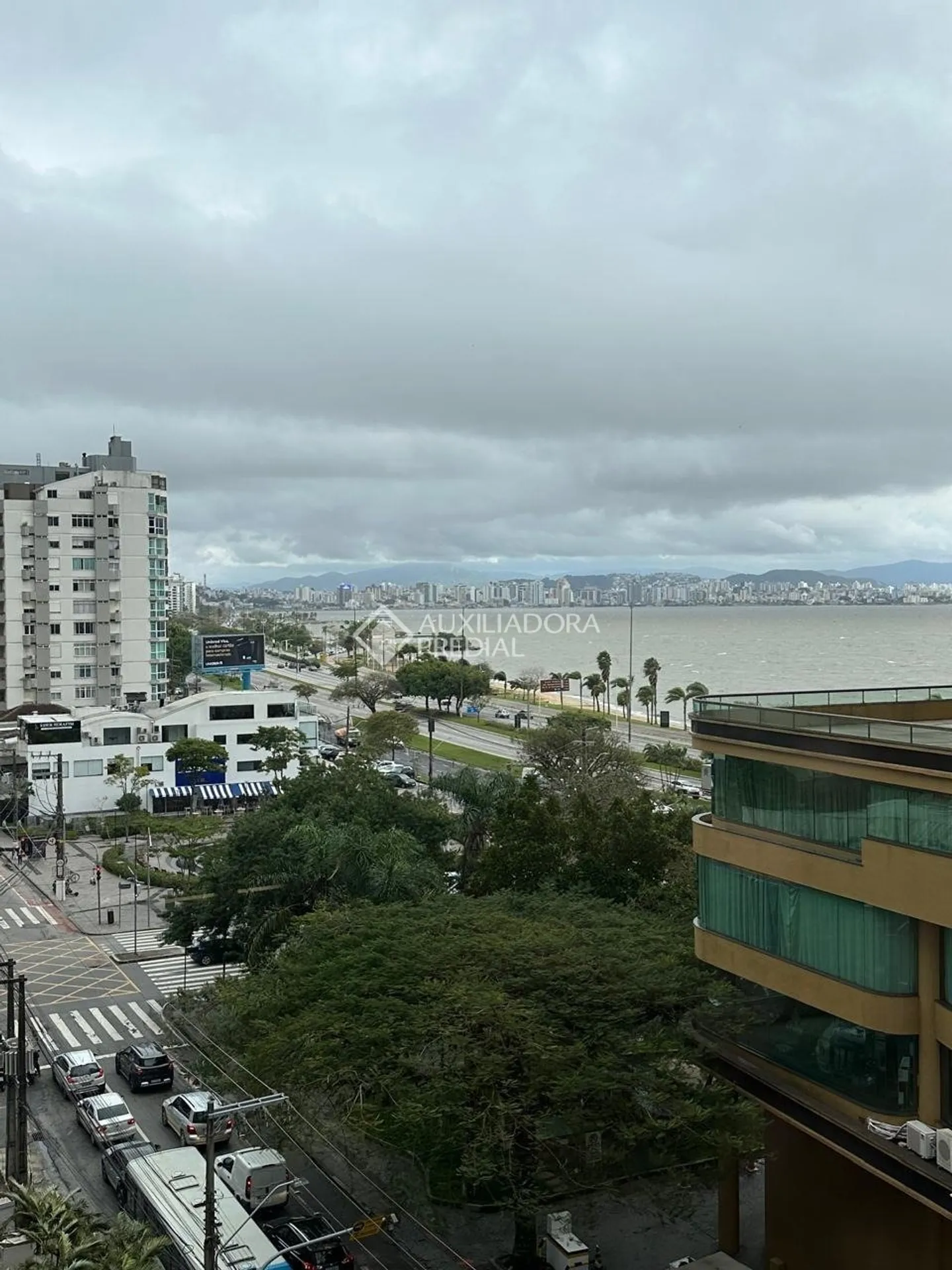 Furnished 5-bedroom apartment with 2 parking spots and 166 m² — photo 21