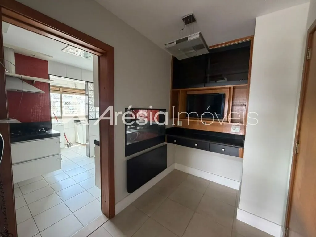4-bedroom apartment in a building with a sauna — photo 15