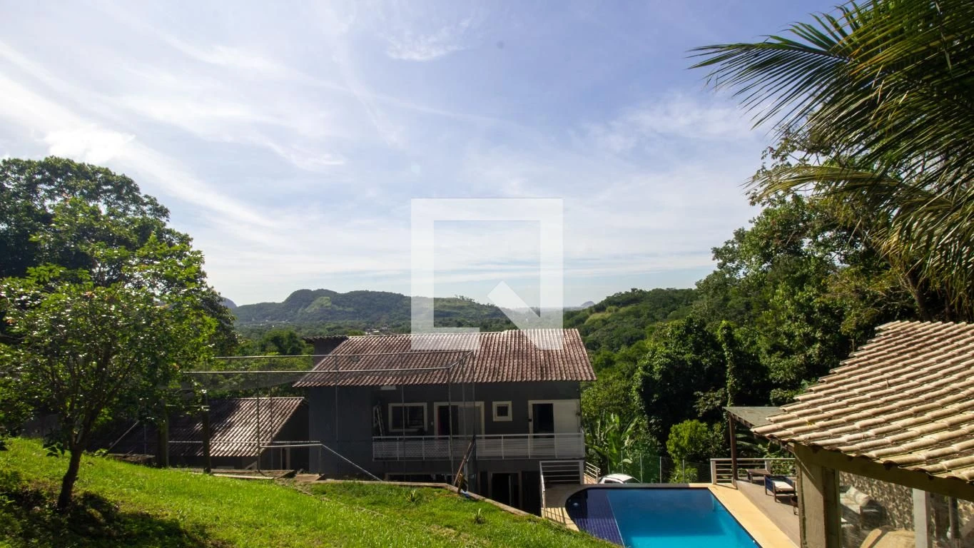 Furnished house with 5 bedrooms and 6 parking spaces — photo 62