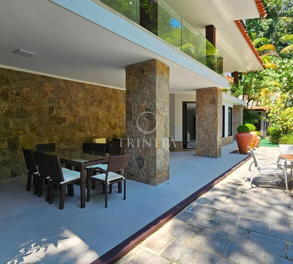5-bedroom house with a bathtub in Rio de Janeiro — photo 39