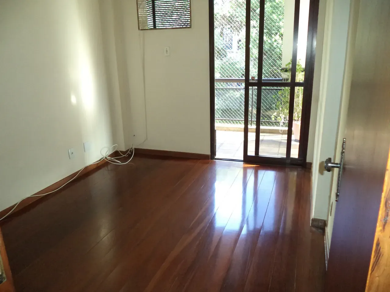 93 m² apartment with 2 bedrooms and 3 bathrooms — photo 31
