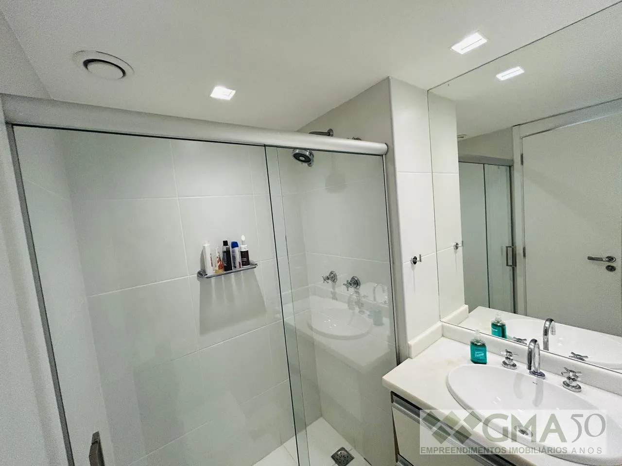 Apartment with open-plan gas kitchen and 2 bedrooms — photo 14