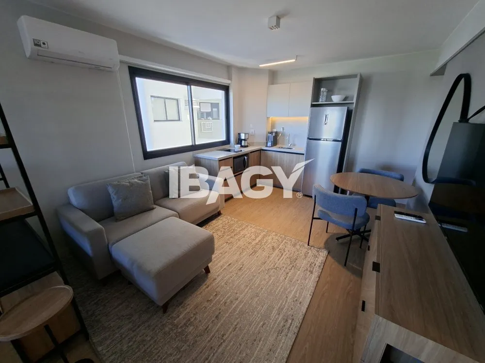 Studio with a glassed-in balcony and open-plan kitchen — photo 57