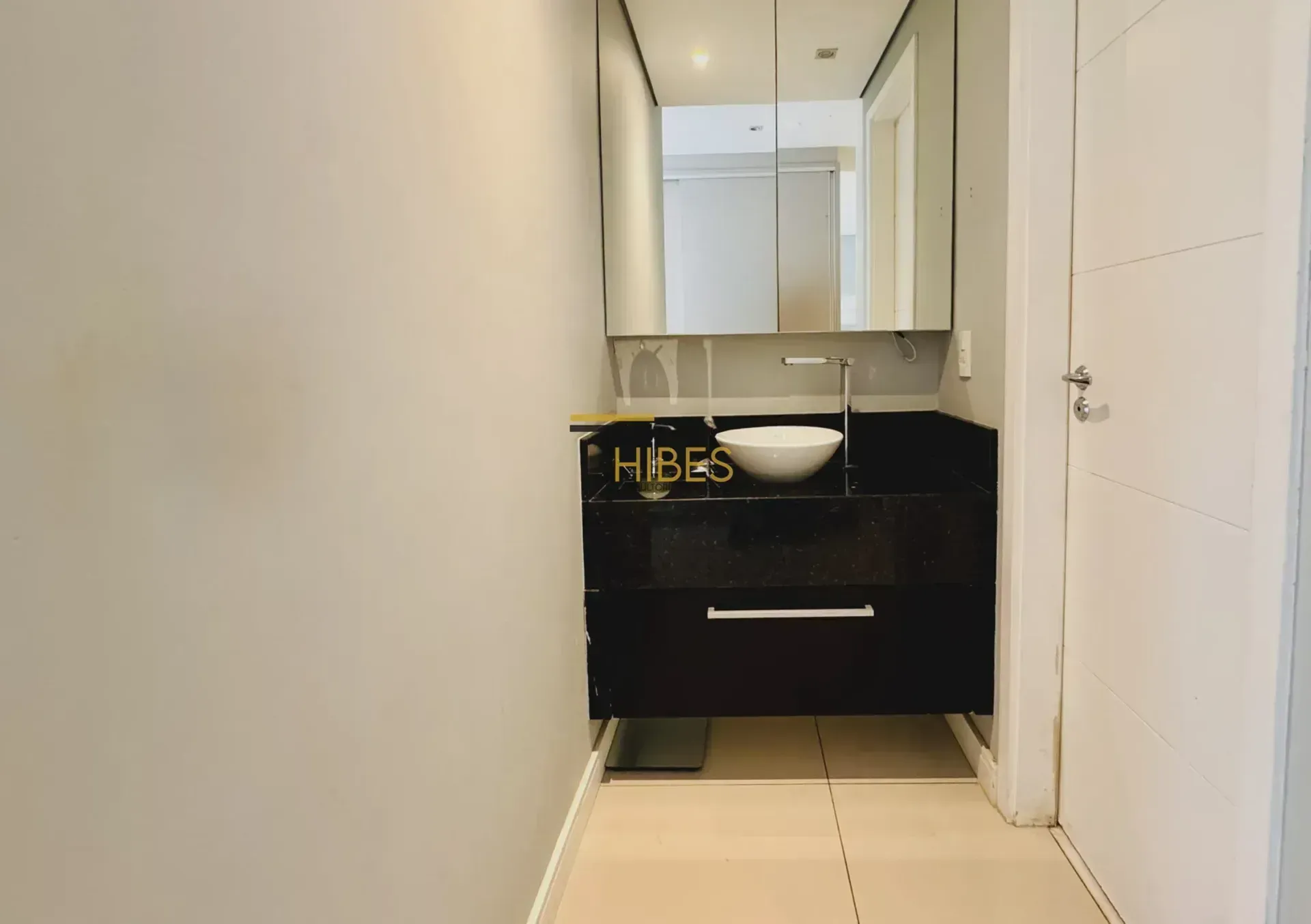 Apartamento de 1 dormitório com cozinha integrada e varanda — photo 26