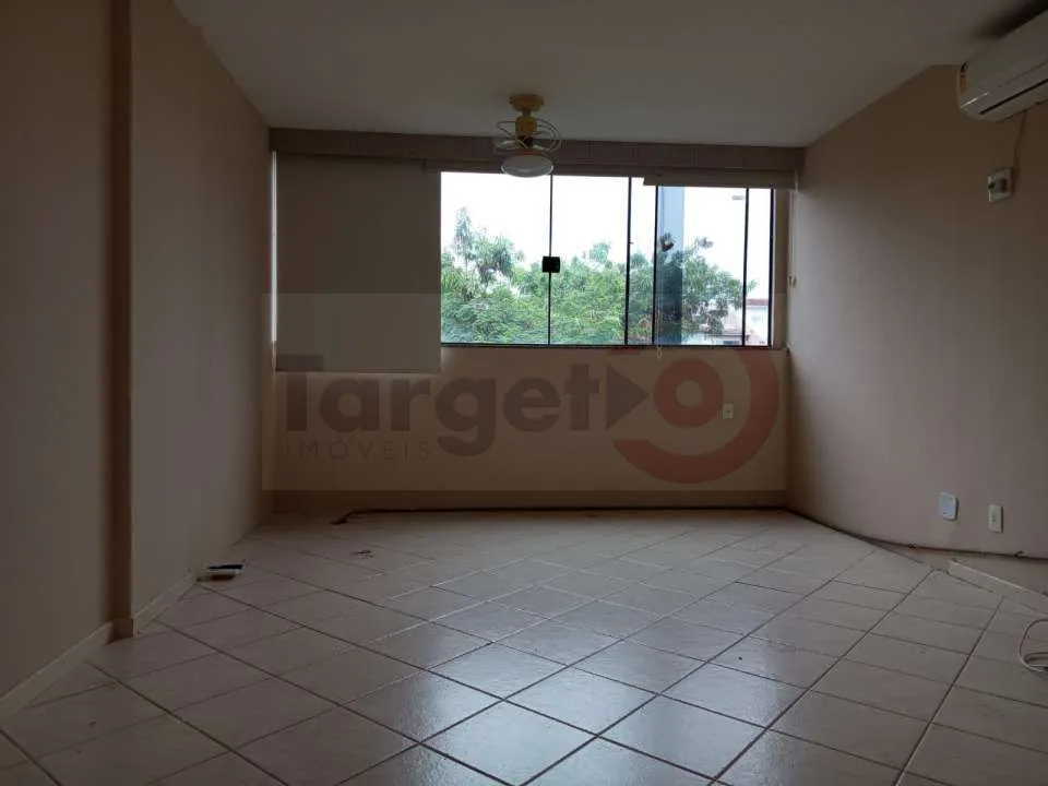 Home office in a 4-bedroom apartment, 230 m² — photo 30