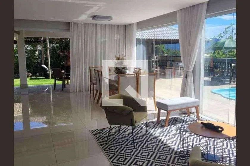Floor-to-ceiling windows in a 6-bedroom house, 290 m² — photo 6