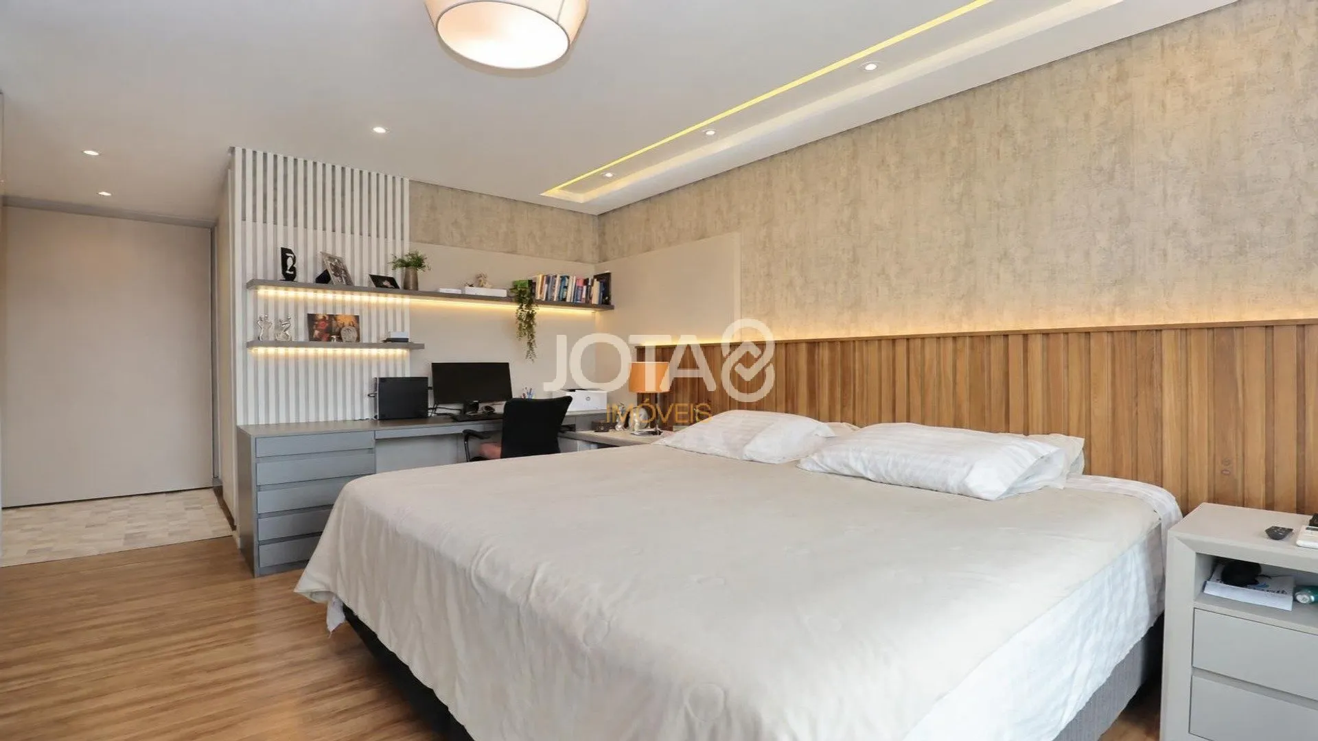 Furnished apartment, 267 m², with floor-to-ceiling windows — photo 15