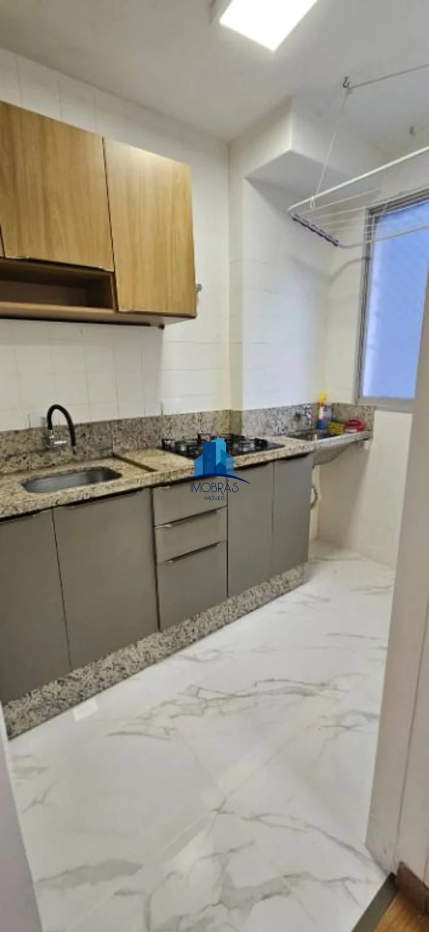 Wood or laminate floors in a one-bedroom apartment, 35 m²