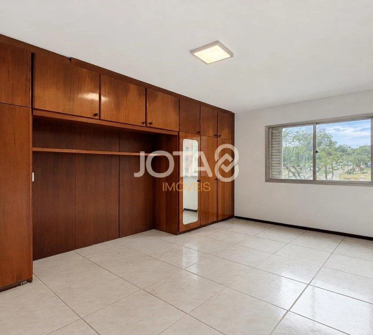 3-bedroom apartment in a building with a gym — photo 22