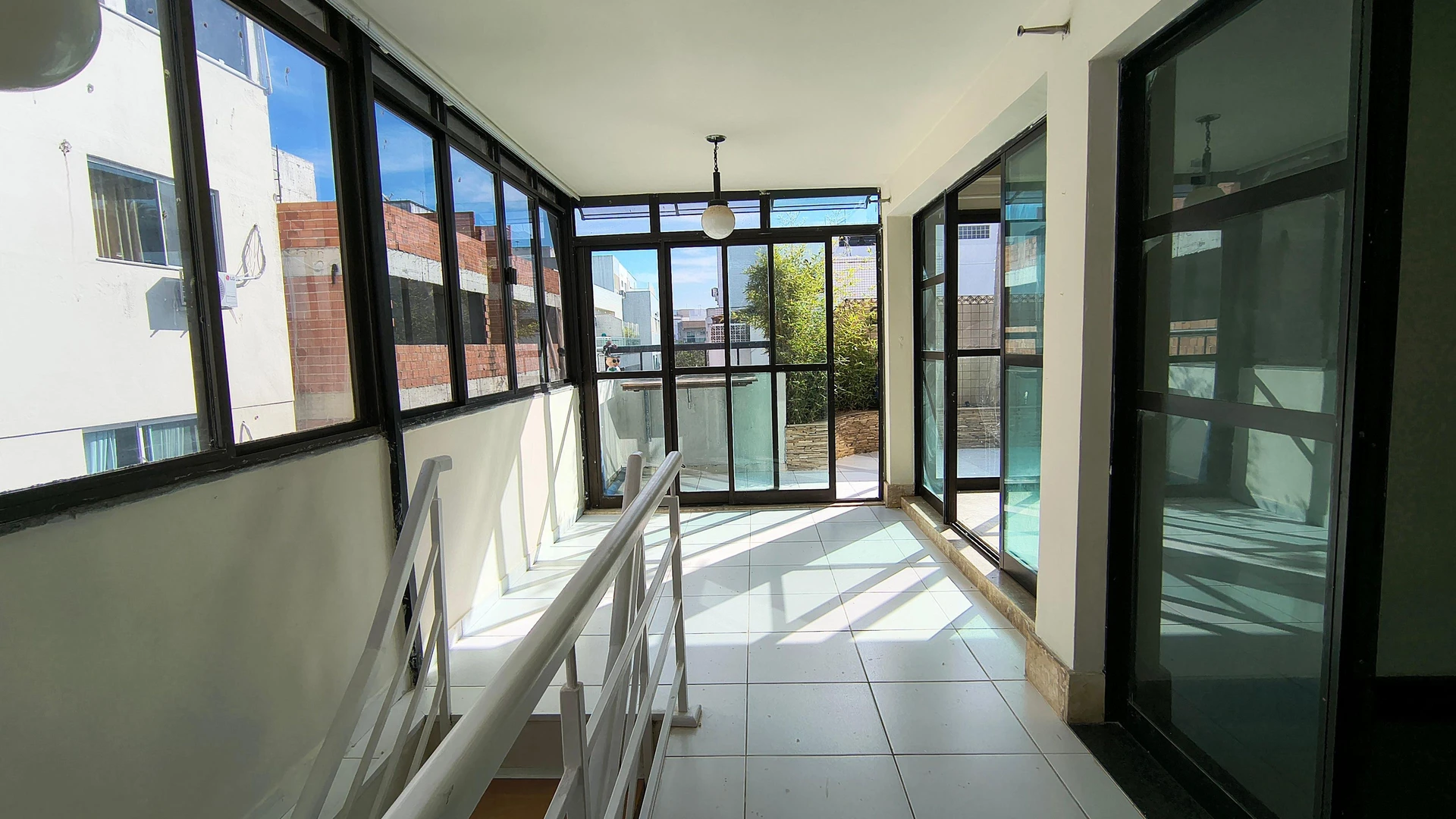 Apartment with 3 en-suite bedrooms and 5 baths, 2 parking — photo 17