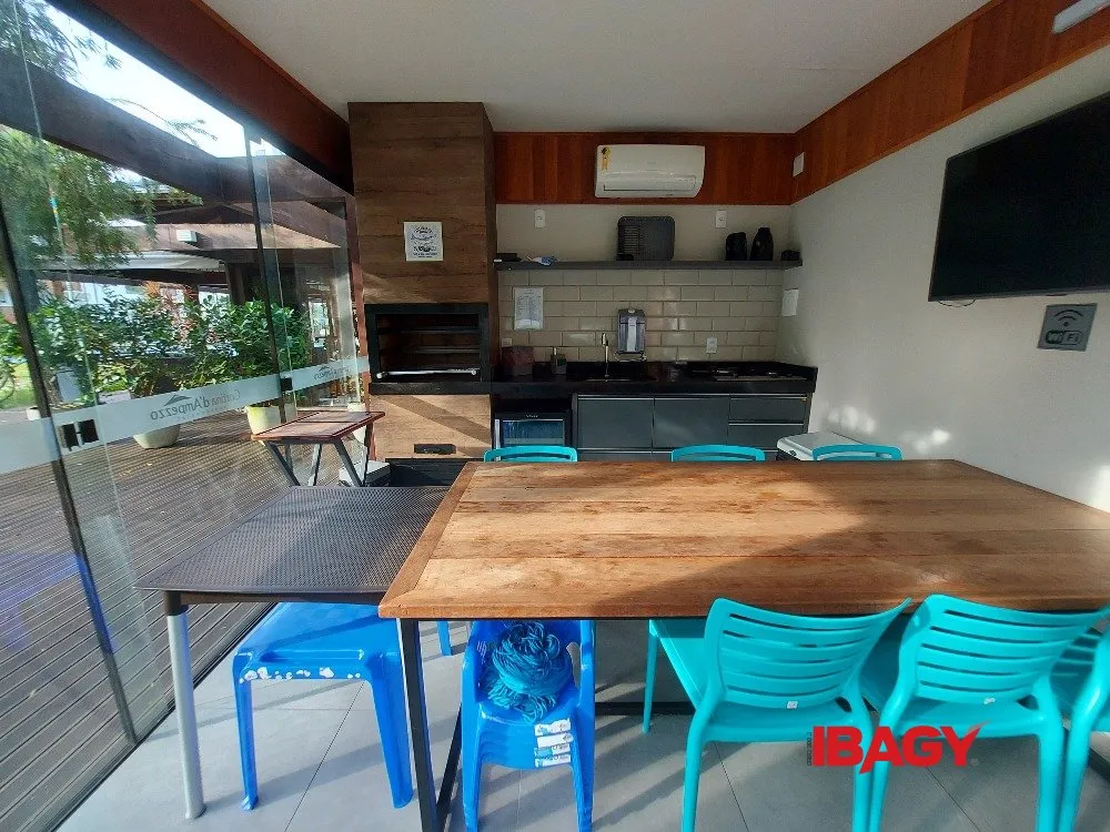 Furnished apartment with 2 bedrooms and 79 m² — photo 40