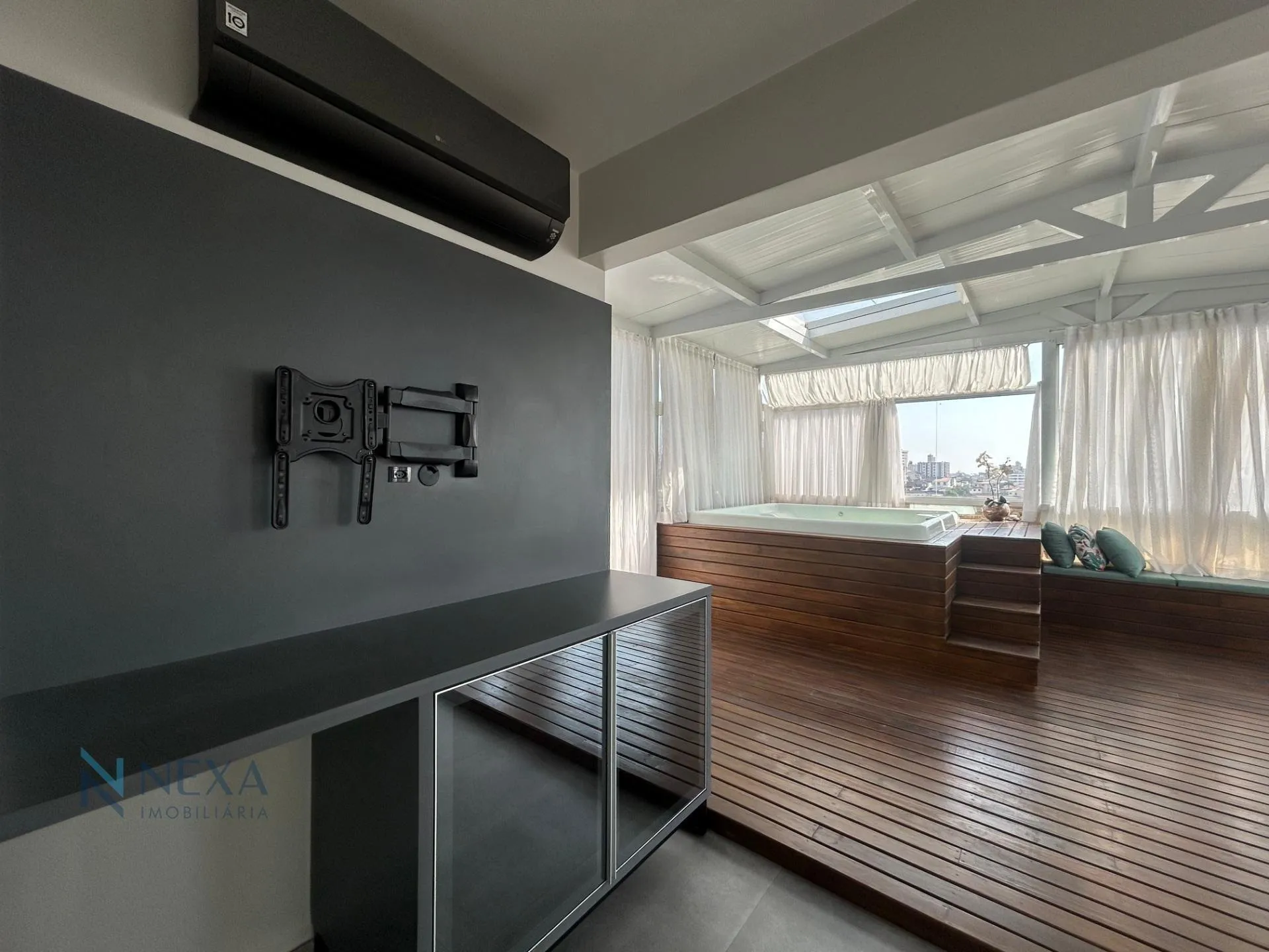 Furnished apartment with 2 en-suites and 152 m² — photo 13