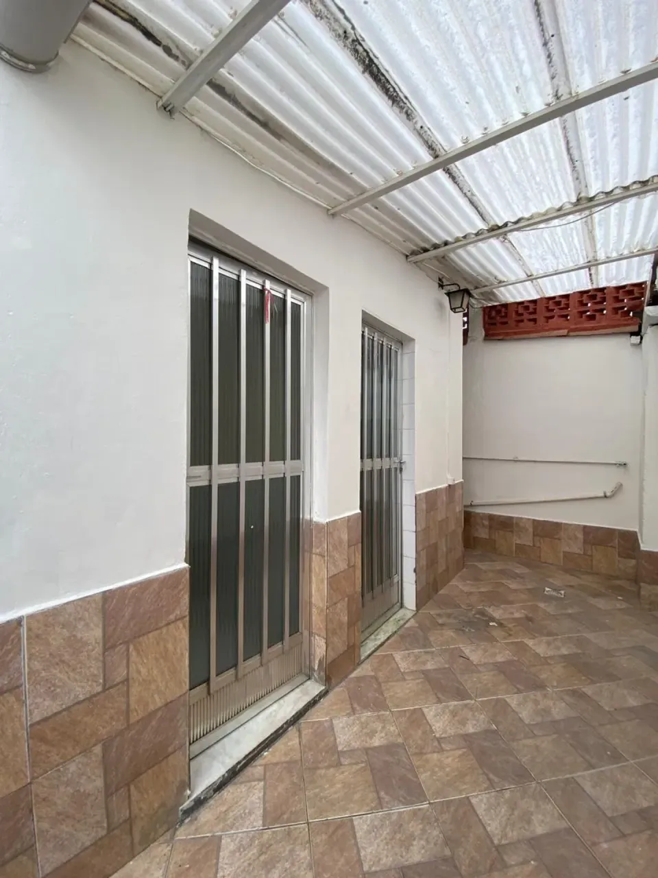 Unfurnished house with 2 bedrooms and fitted kitchen — photo 13