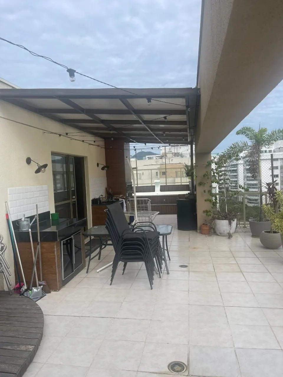 Furnished 211 m² apartment with 3 bedrooms and balcony — photo 15