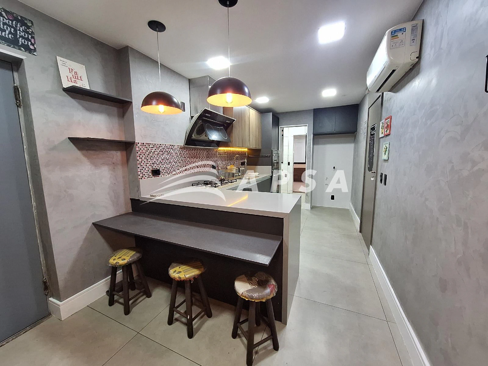210 m² apartment with an open-plan gas kitchen — photo 4