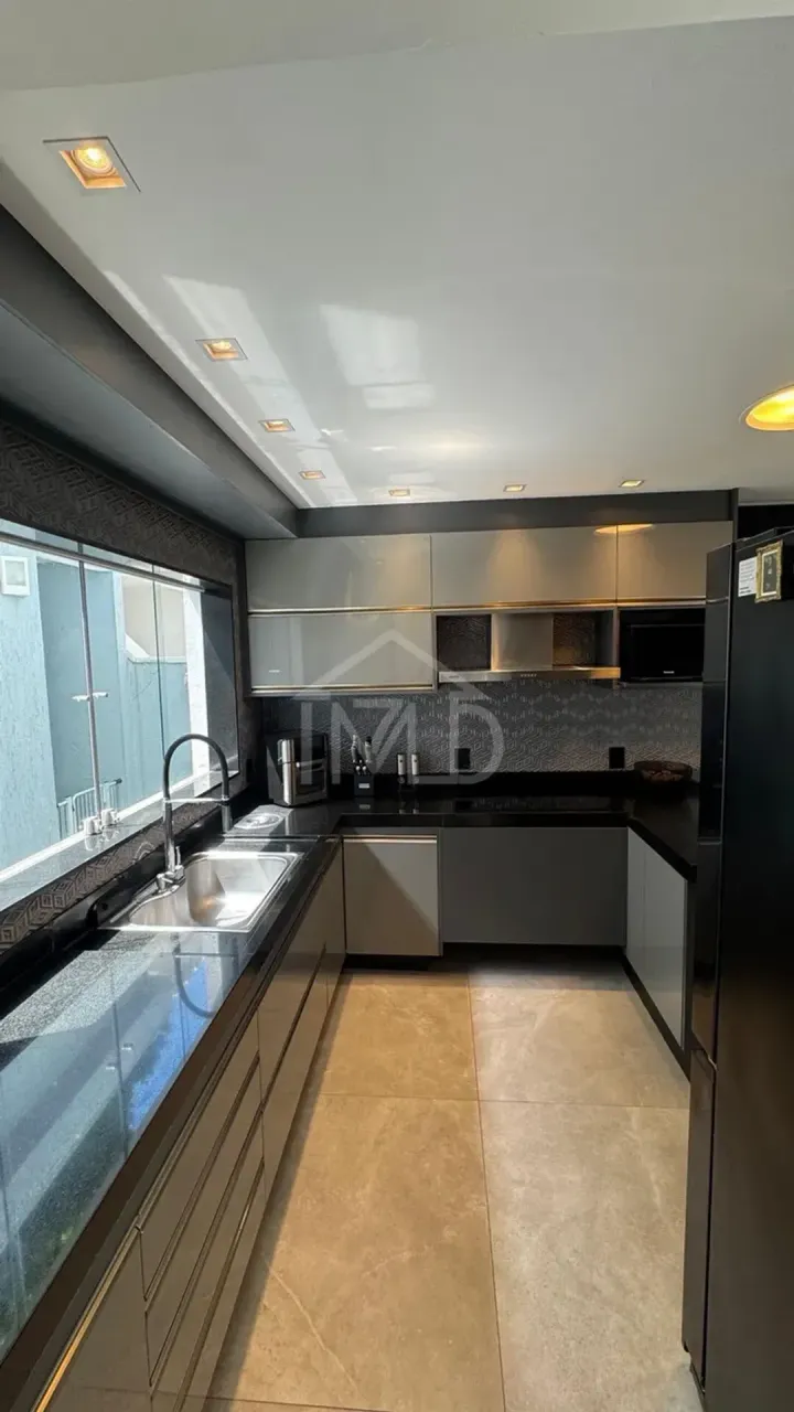 Furnished house with 4 bedrooms and 5 bathrooms, 300 m² — photo 4