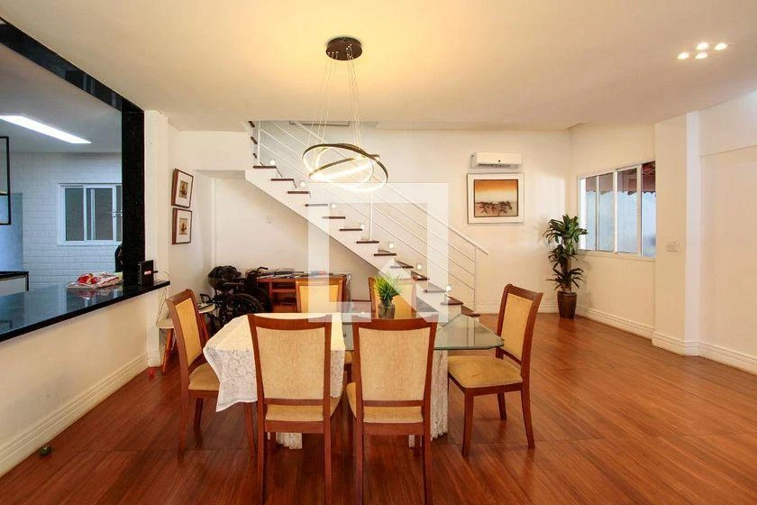 Casa mobiliada com 4 quartos e cozinha em conceito aberto — photo 22