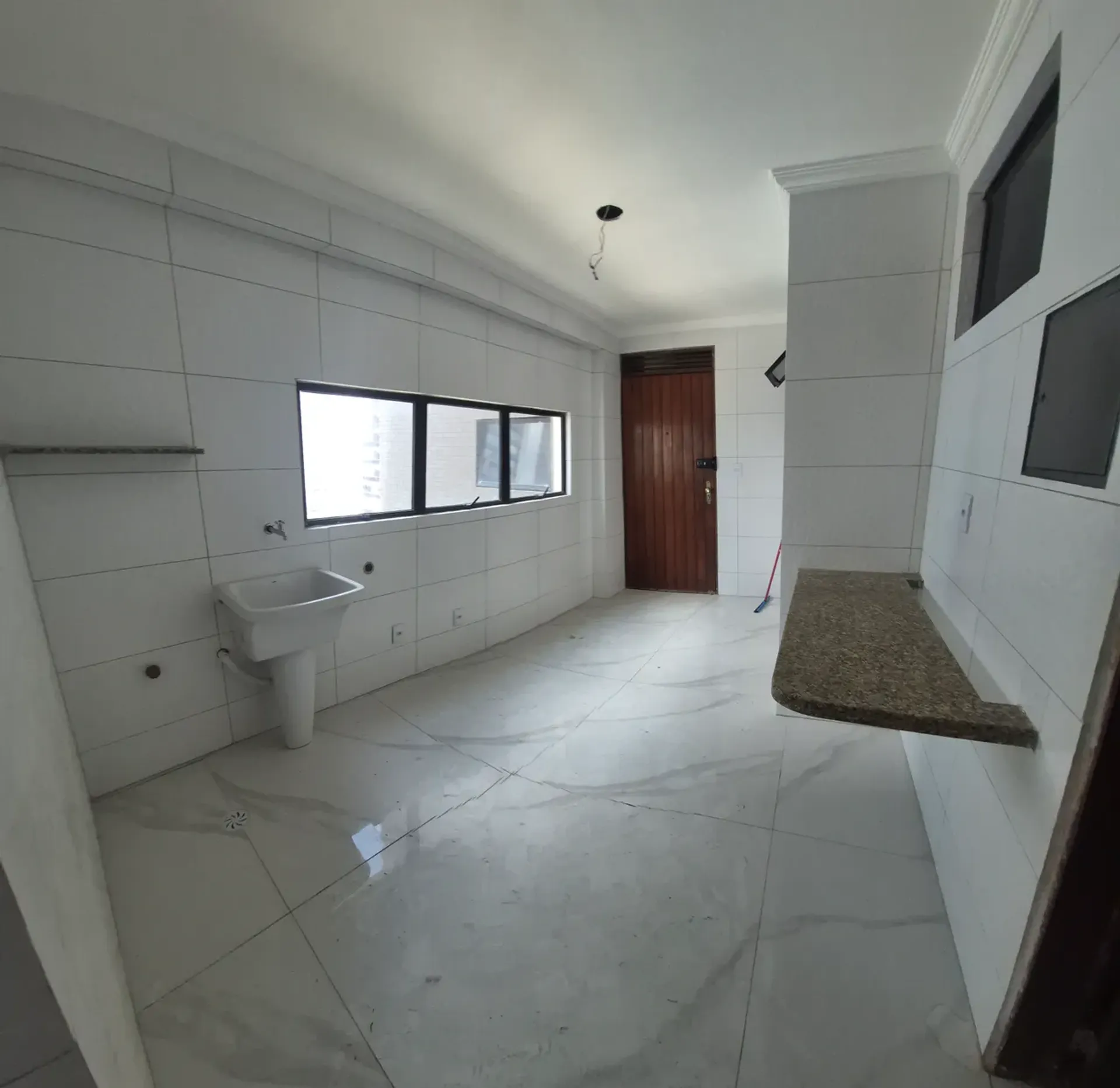 Apartment on the 11th floor with a glass-enclosed balcony — photo 18