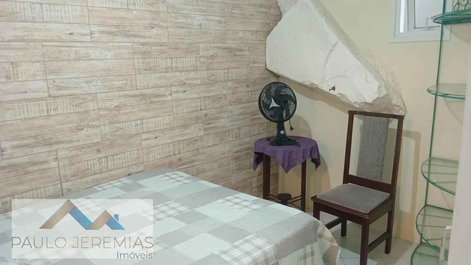 Furnished 2-bedroom apartment with a gas cooktop — photo 13