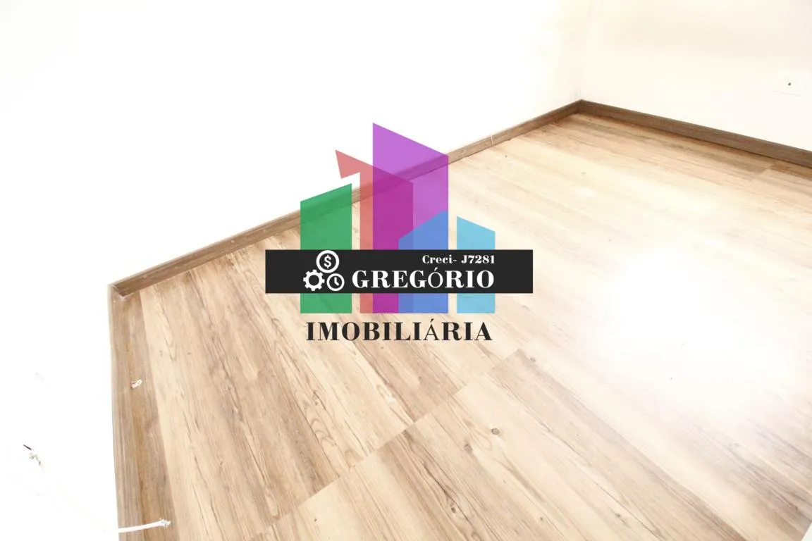 Wood or laminate floors in a 2-bedroom house, 46 m² — photo 19