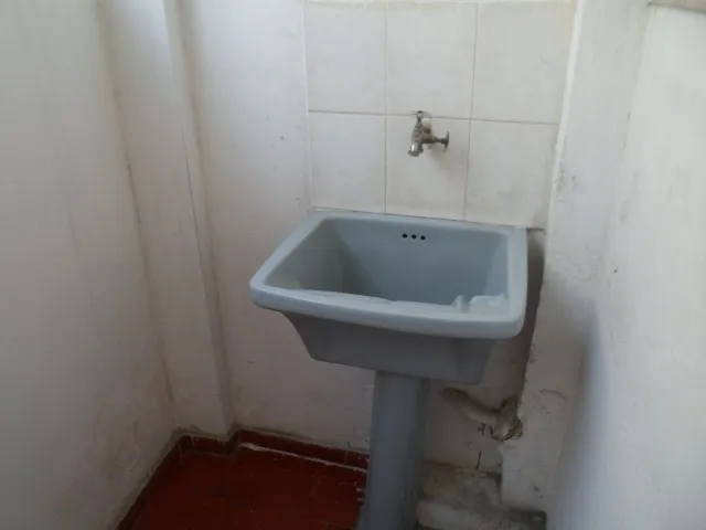 Unfurnished 2-bedroom apartment with 1 bathroom — photo 5