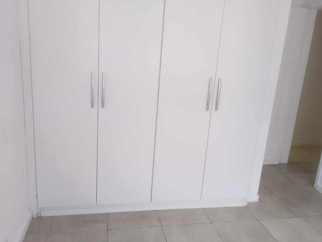 Apartamento com cozinha fechada e 3 quartos — photo 17