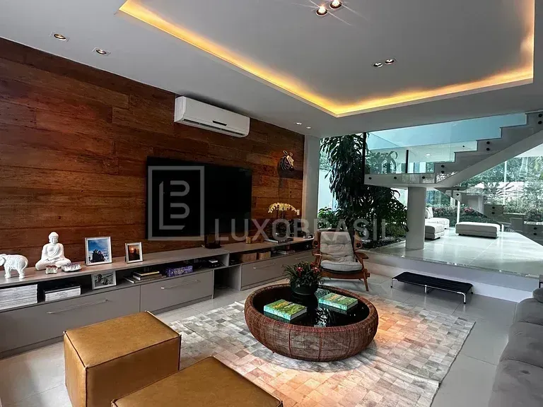 Casa moderna com 3 quartos e 5 vagas de garagem — photo 17