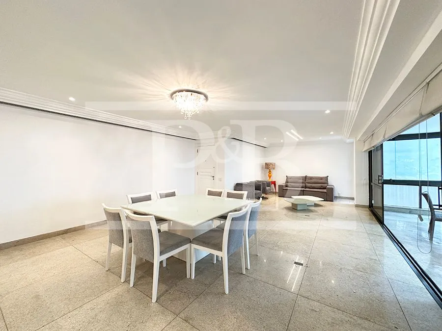 3-bedroom apartment with 230 m² and glassed-in balcony — photo 4