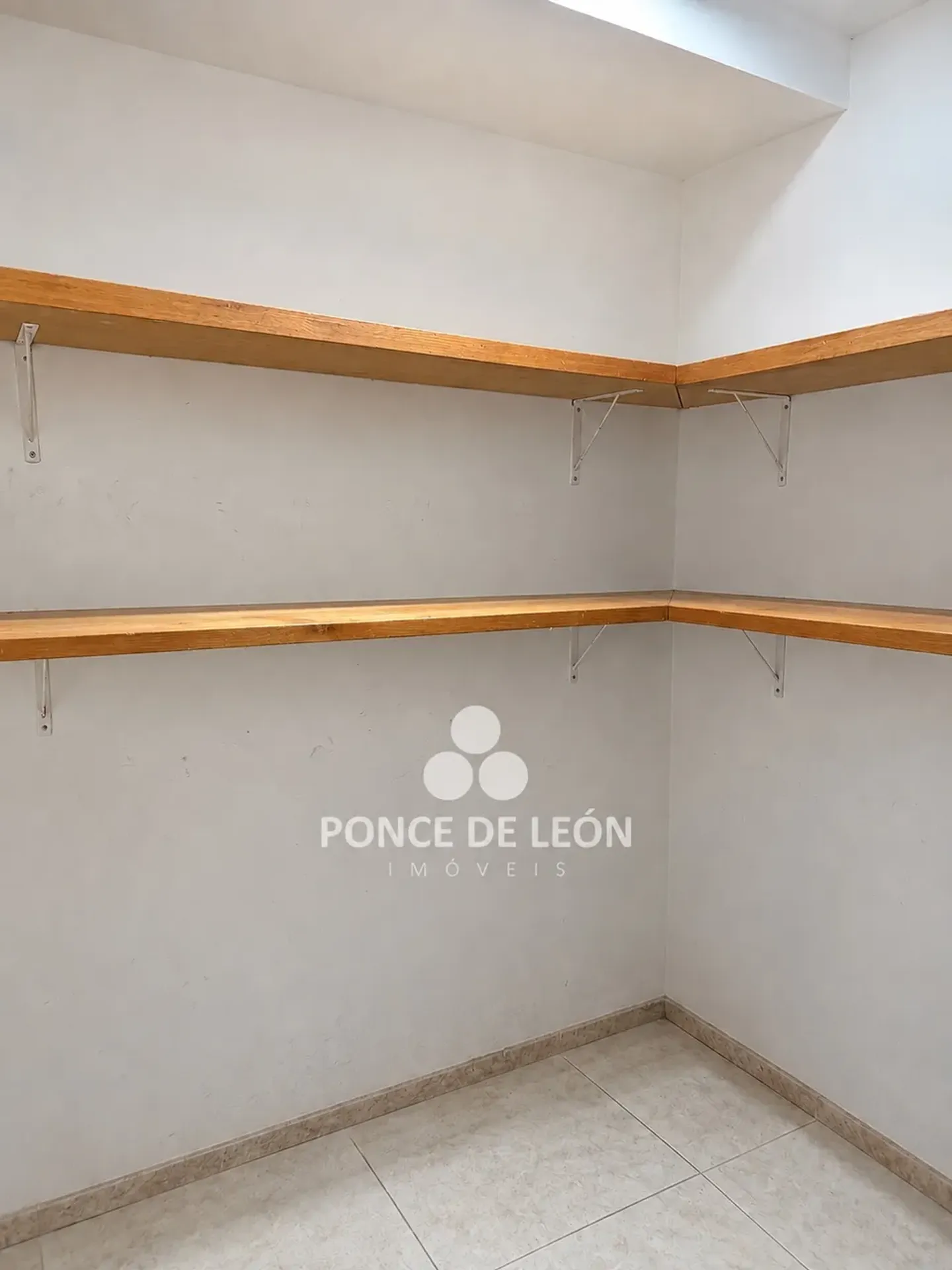 3-bedroom apartment in a building with a sauna — photo 3